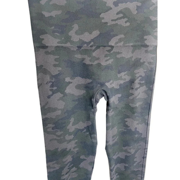 SPANX Look at Me Now Seamless Black Camo Leggings-sz Small - Picture 8 of 9